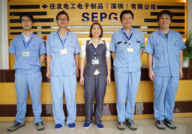 左から羽田野氏、王氏、鄧氏、杉山氏、山崎氏